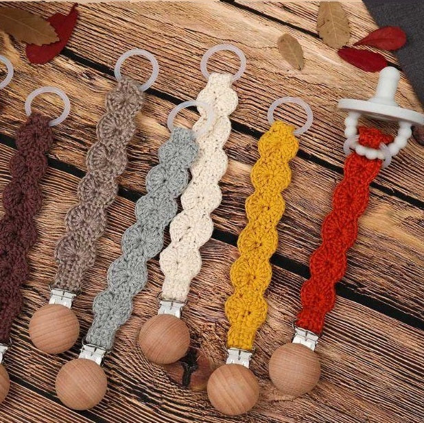attache tétine ronde macramé