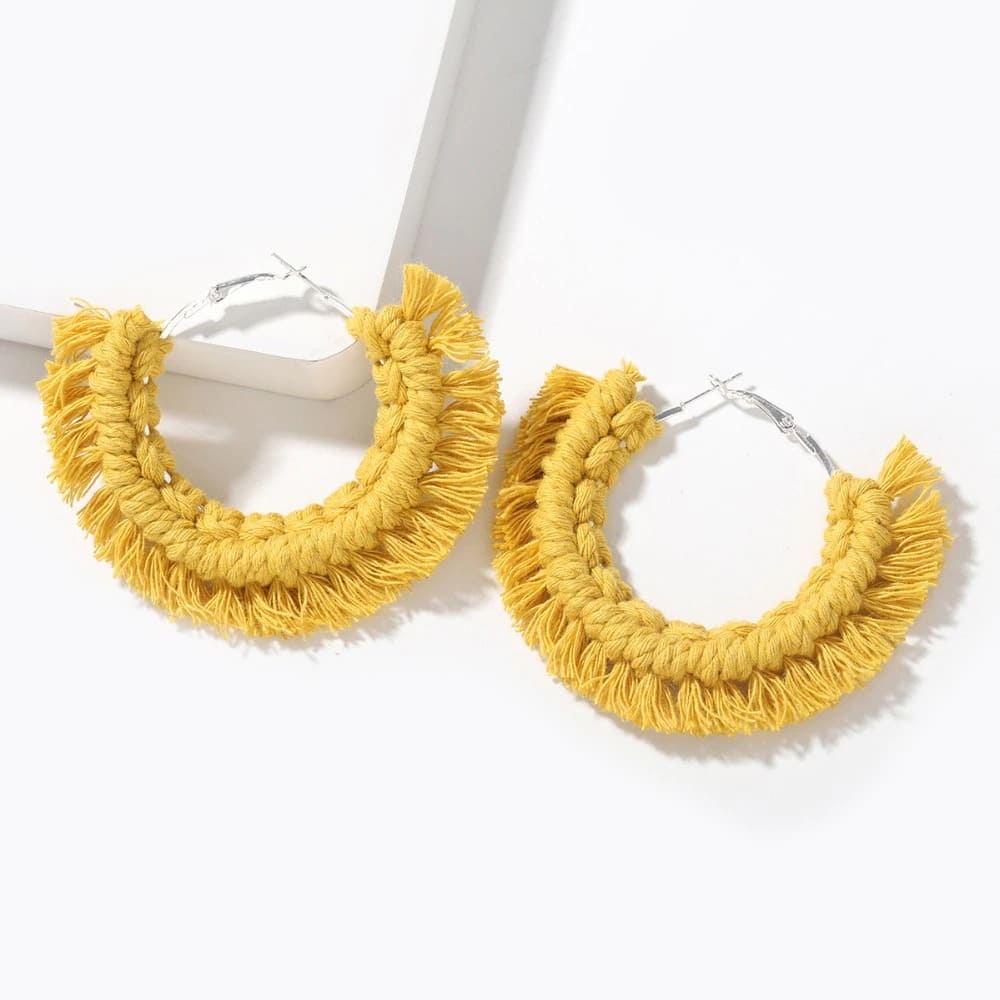 Boucle d'oreille bohème macramé moutarde