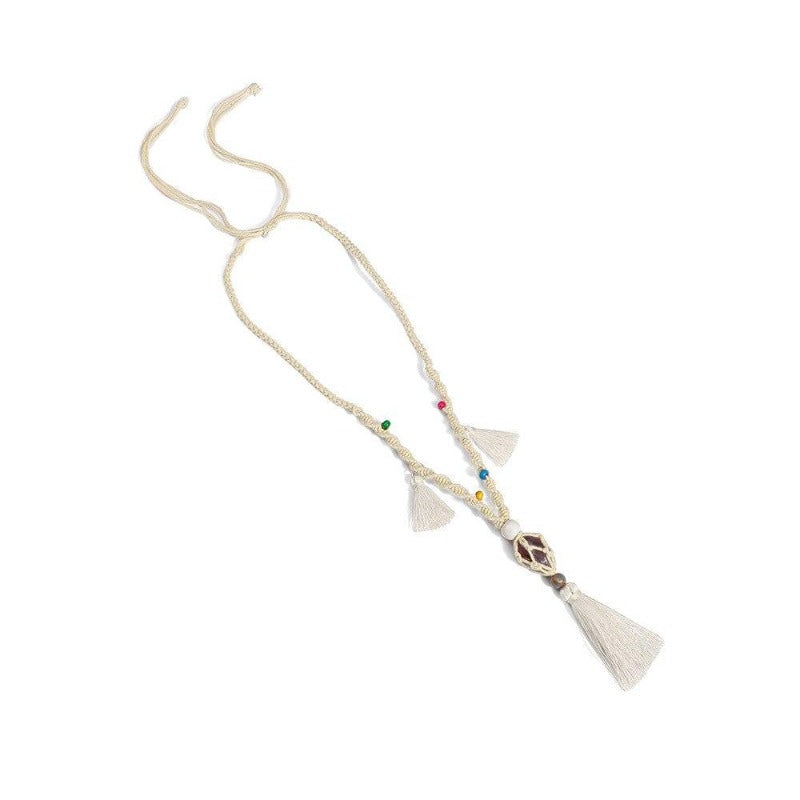 collier en macramé avec perles blanc