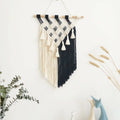 Macramé mural noir et blanc