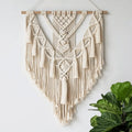 Macramé mural pompon
