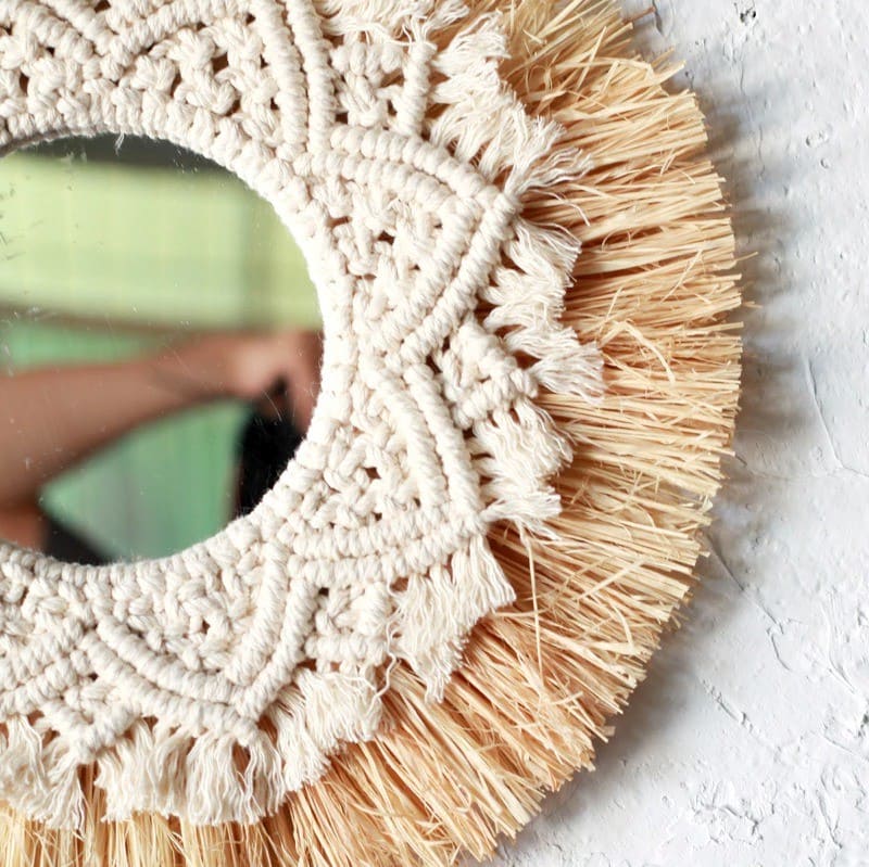 Miroir doré macramé