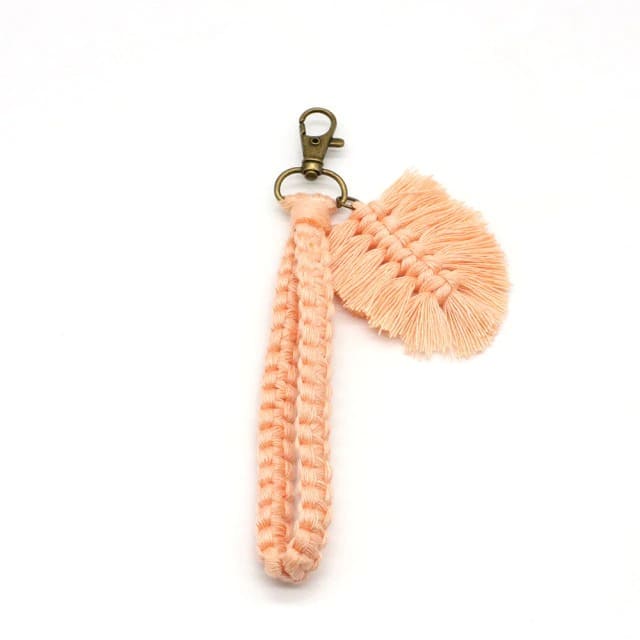 Porte clé macramé plume rose saumon