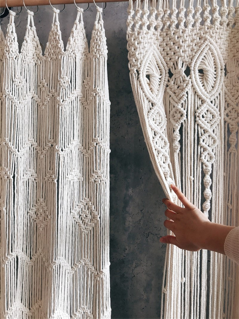 Rideau de fil en macramé bohème