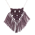collier en macramé bordeaux